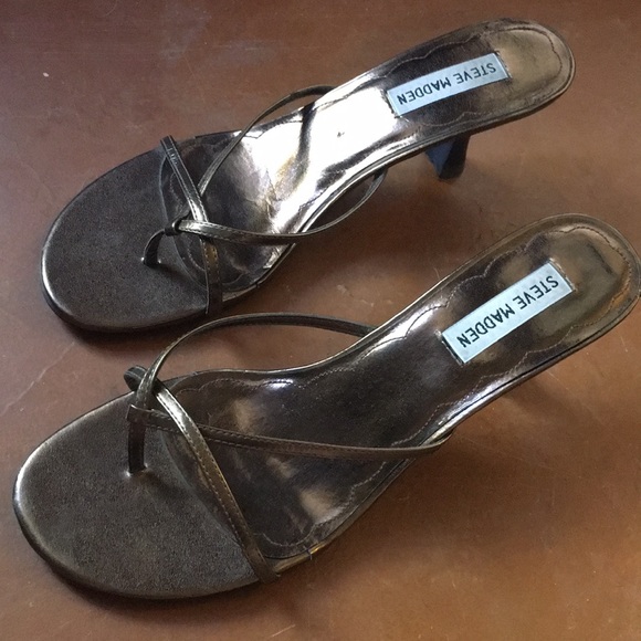 Steve Madden Strappy Bronze Sandals Low Heels - Picture 2 of 10